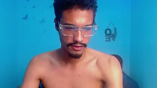 wolf_vip_n Live XXX chat