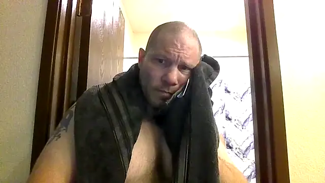 Alwayshard421 – Naživo XXX chat