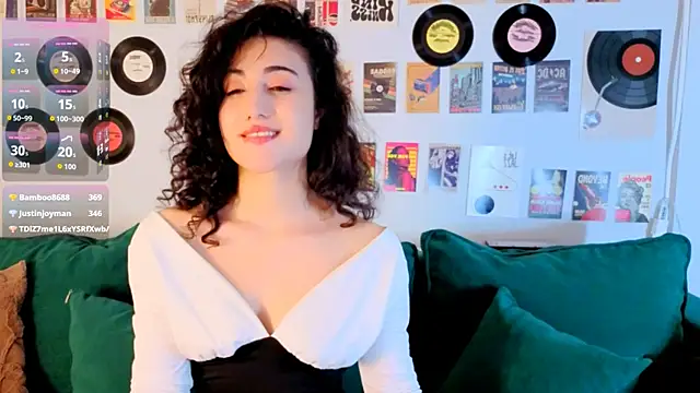 Maya_Rogerss Adlı Modelin Canlı XXX Sohbeti