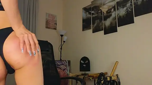 laracroftmansion's Live XXX Chat