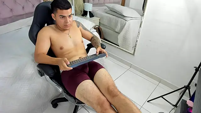 XXX chat uživo modela DominickRios_