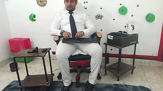 دردشة KalethBigDick الجنسية المباشرة