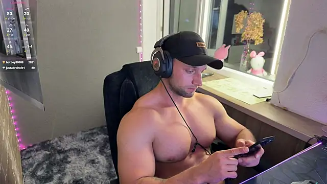 michaelbradleu Adlı Modelin Canlı XXX Sohbeti