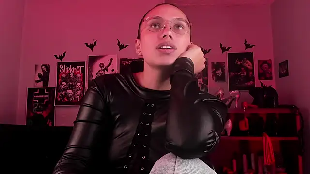 XXX chat uživo modela lilith-deveraux
