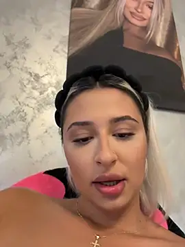 XXX chat uživo modela Kylie_One