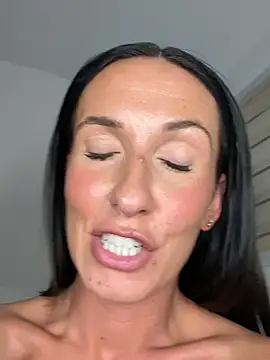 lola_tentatiion 라이브 XXX 채팅