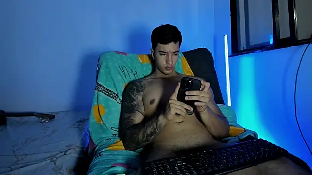 Chat +18 de Axel_hendrick ao vivo