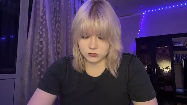 HelloKinki Chat XXX in diretta
