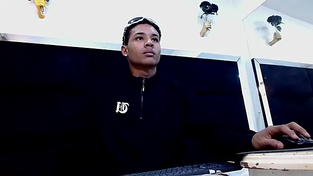 Chat +18 de RafaelVander ao vivo