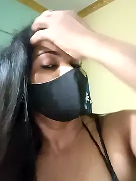 Chat +18 de SANAYA_ROY ao vivo