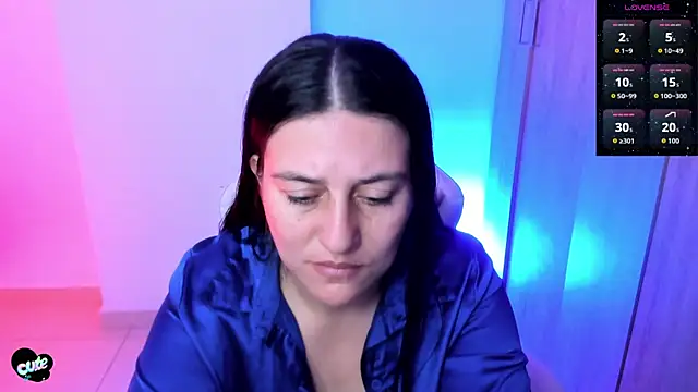 Saskyaan Live XXX chat