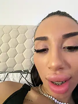 BlueEyes_BB Chat XXX in diretta