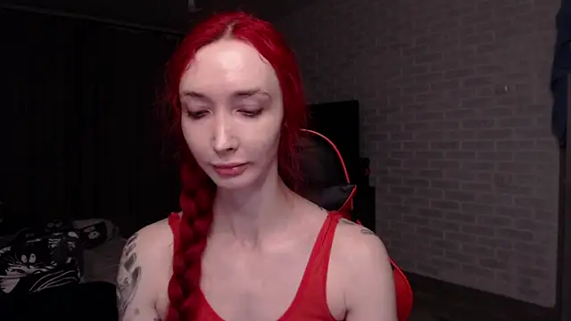 Chat +18 de Roxy_Silver ao vivo