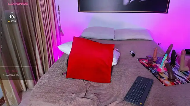 ebonny_cuttee Live XXX-Chat