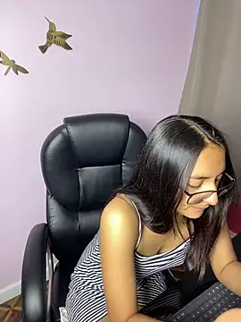MoonLitDoll Chat XXX in diretta