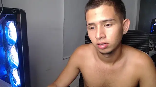 harold_18_ Adlı Modelin Canlı XXX Sohbeti