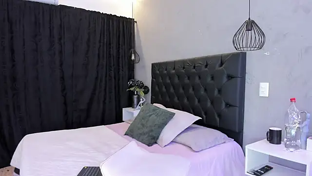 zam_noir Adlı Modelin Canlı XXX Sohbeti