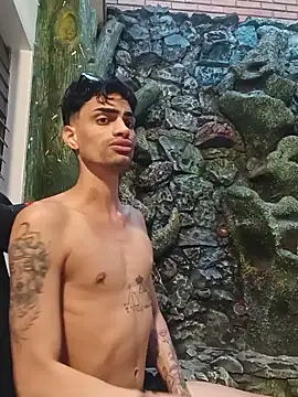 Limitless_boy Show in webcam