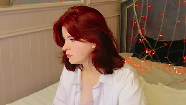 Milana_Bold Chat XXX live