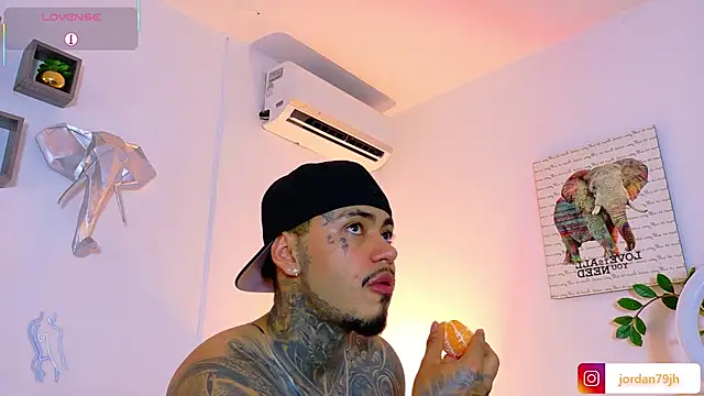 Chatroom XXX en direct de JordanSmiith_