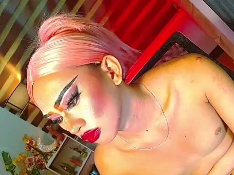 HOLLYWOOD_QUEEN_88's Live XXX Chat
