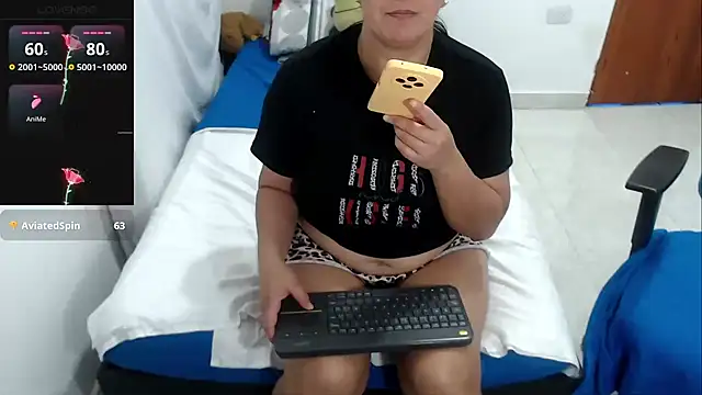 Chat +18 de LAURA_Foxht ao vivo