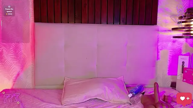 Creamy_Angelo élő XXX-chatje