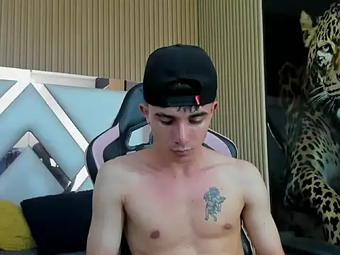 Chat XXX ao vivo de MaximumSteel_