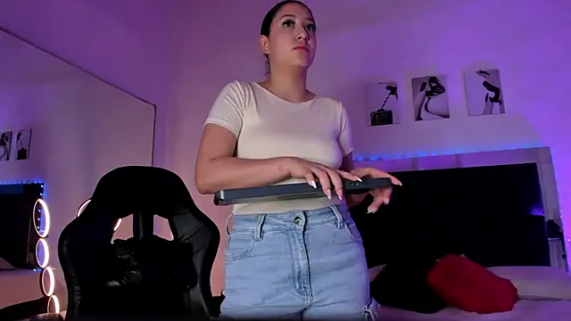 kittymonroe1: απευθείας συνομιλία ΧΧΧ