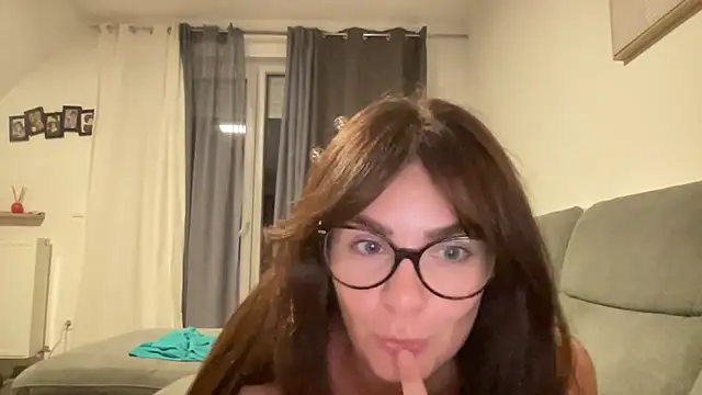 elodie31nue's Live XXX Chat