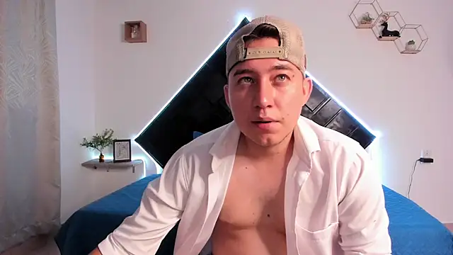 Онлайн чат XXX Lucian_Cross