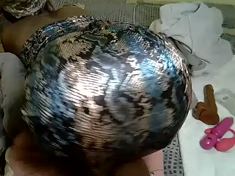 Chat XXX en directo de Pearl_petite