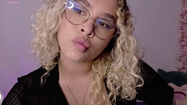 Chat XXX en directo de Haelycute