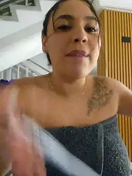 LizzRouse XXX чат на живо