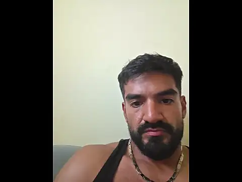 הופעת וובקאם של piggylatino