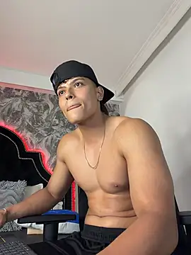 Czat XXX na żywo – DilanMiller_