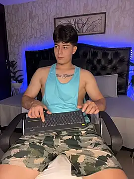MaxCruz_ Adlı Modelin Canlı XXX Sohbeti