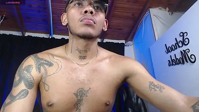Show modela BRAHIAN_STEVEN na web-kameri
