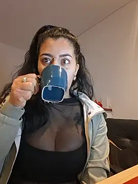 Chat XXX en directo de Luianna