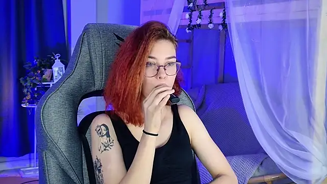 SeraphineDuskryn Adlı Modelin Canlı XXX Sohbeti