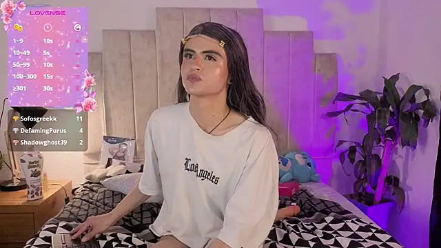 Emilly-hall élő XXX-chatje