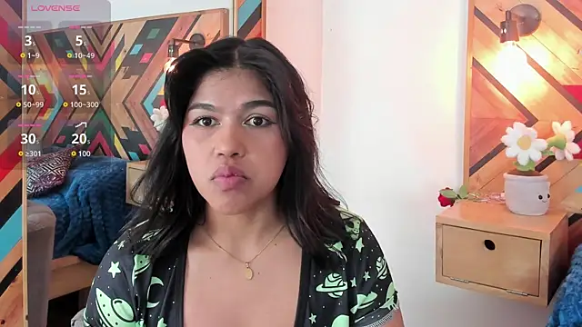 NaiirobiSwan's Live XXX Chat