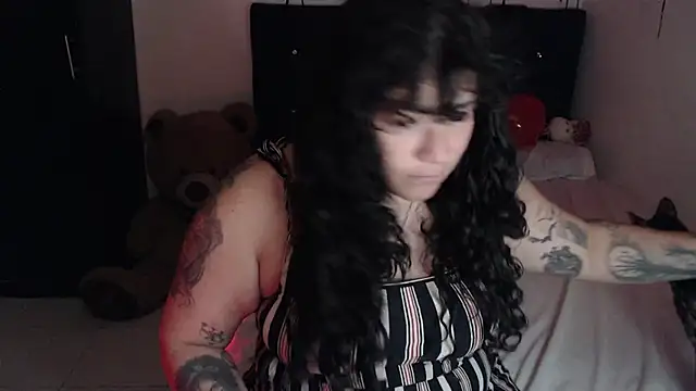 ANGELIQUE_KLANE Adlı Modelin Canlı XXX Sohbeti