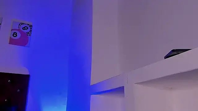 XXX chat uživo modela Alexxus_Smith