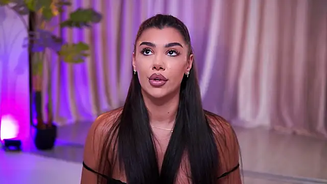 NatyDesiree Adlı Modelin Canlı XXX Sohbeti