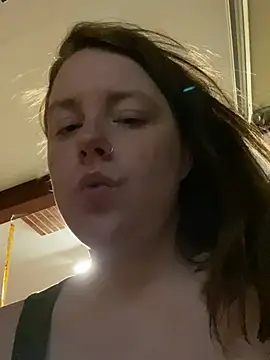 Strawberrykisses96's Live XXX Chat
