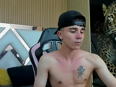 MaximumSteel_'s Live XXX Chat
