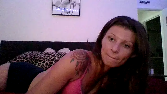 Chat +18 de LusciousItaliaaa ao vivo