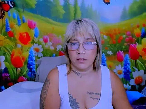 indianroxy's Live XXX Chat