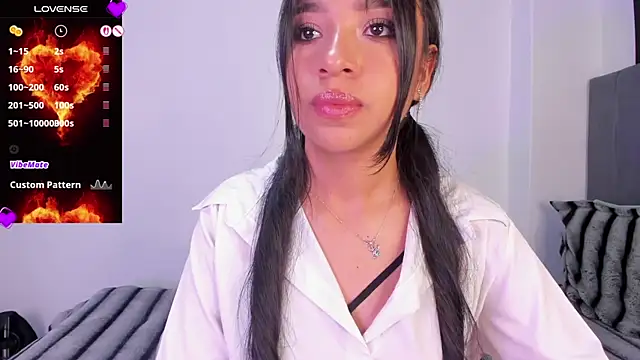 צ'אט XXX בשידור חי של lillielover16